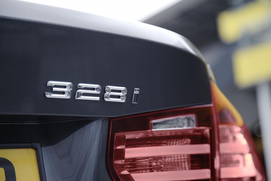  BMW 335iLuxury 2012 года  (UK) (фото 8 из 33)